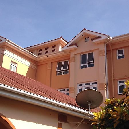 J Residence Motel Entebbe Buitenkant foto