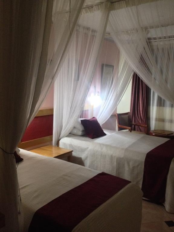 J Residence Motel Entebbe Kamer foto