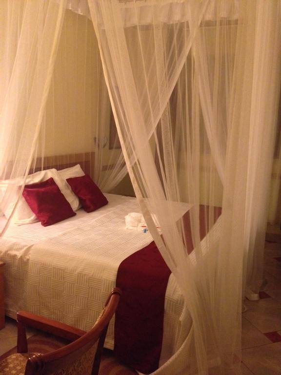 J Residence Motel Entebbe Kamer foto